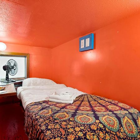 Qupqugiaq Inn Анкъридж Екстериор снимка